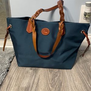 Dooney & Bourke Tote